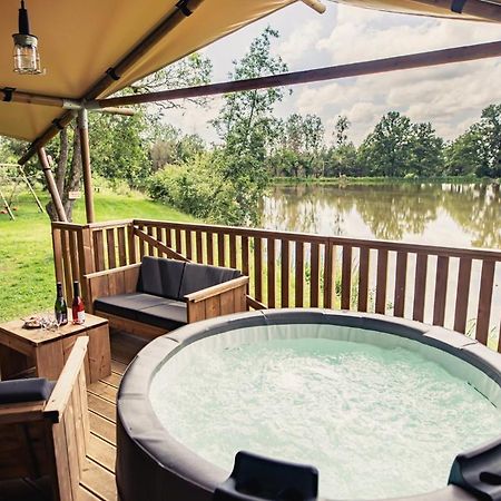 Tente Lodge Jacuzzi Privatif En Pleine Nature Thiel-sur-Acolin Экстерьер фото