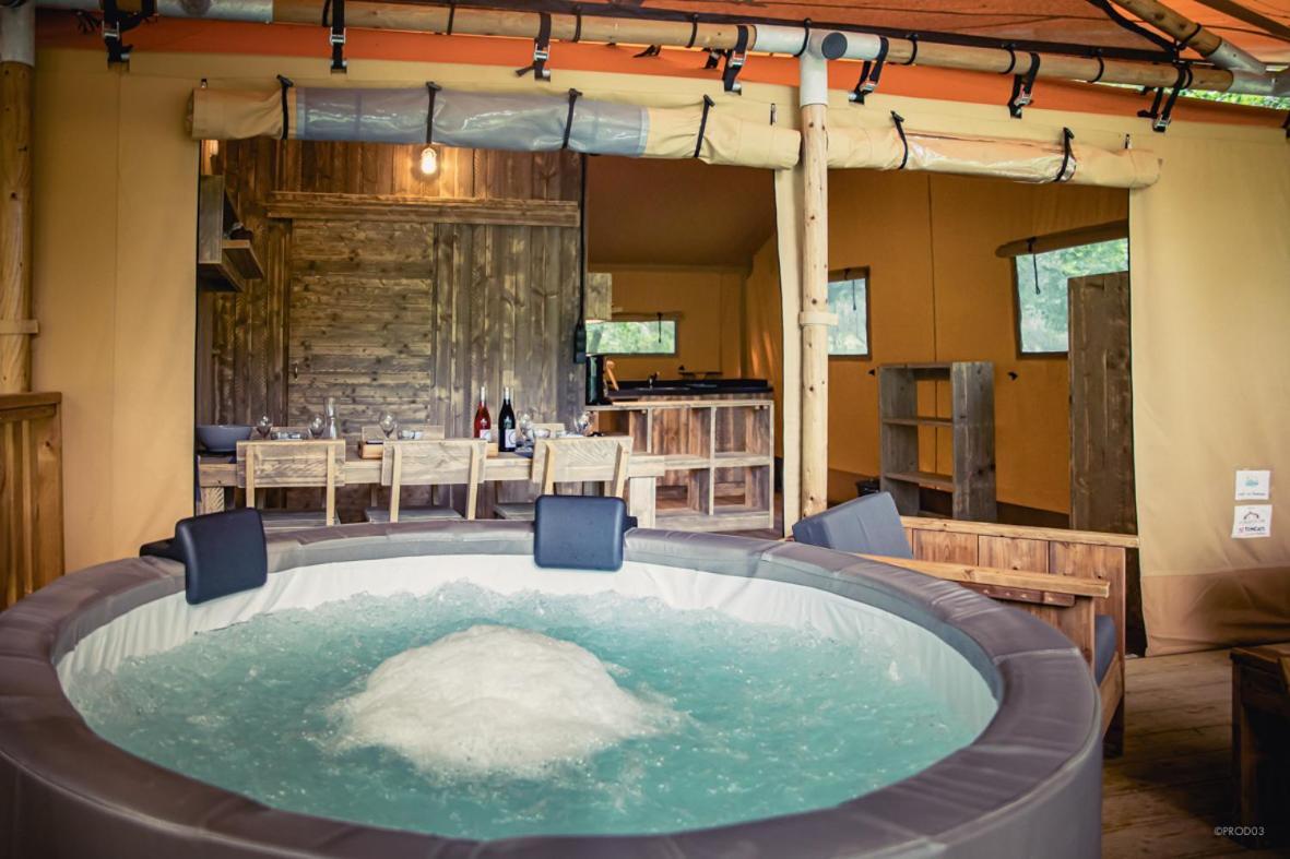 Tente Lodge Jacuzzi Privatif En Pleine Nature Thiel-sur-Acolin Экстерьер фото