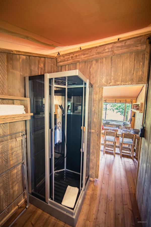 Tente Lodge Jacuzzi Privatif En Pleine Nature Thiel-sur-Acolin Экстерьер фото