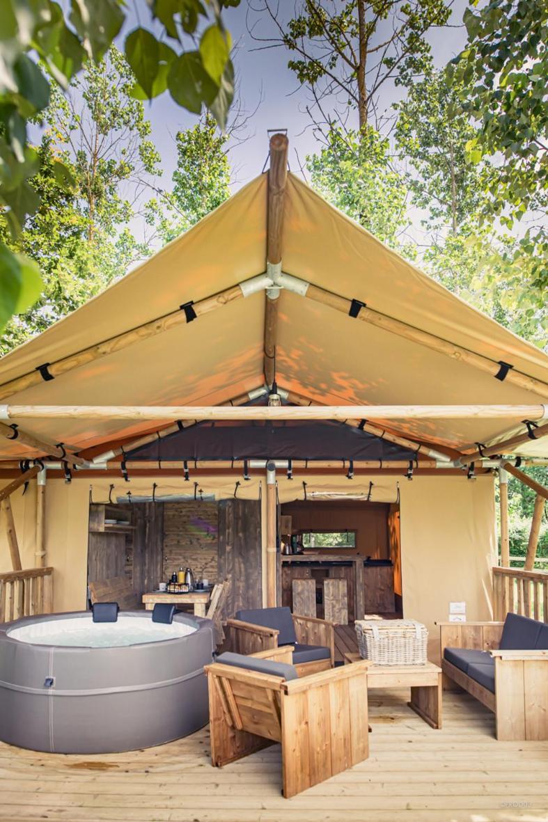 Tente Lodge Jacuzzi Privatif En Pleine Nature Thiel-sur-Acolin Экстерьер фото