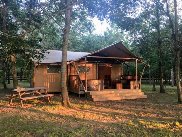 Tente Lodge Jacuzzi Privatif En Pleine Nature Thiel-sur-Acolin Экстерьер фото