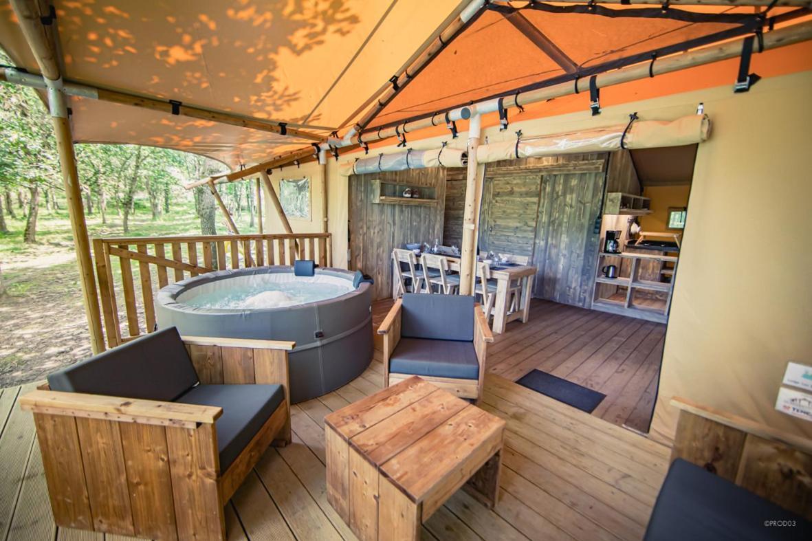 Tente Lodge Jacuzzi Privatif En Pleine Nature Thiel-sur-Acolin Экстерьер фото